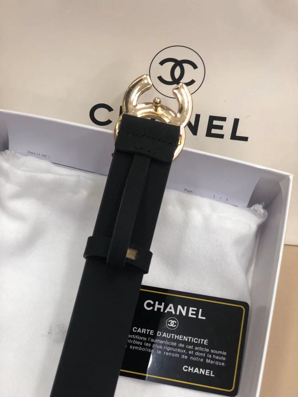 CC Classic Clasp Black Gold Buckle Calfskin Belt  614065