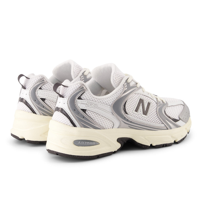 New Balance 530 Unisex Sneaker - Retro Running Style with Modern Comfort