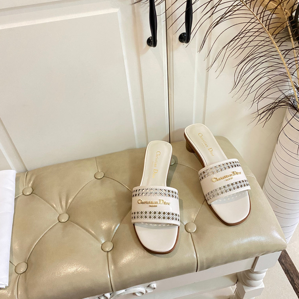 DIOR DWAY HEELED SLIDE IN WHITE CALFSKIN WITH GOLD LOGO