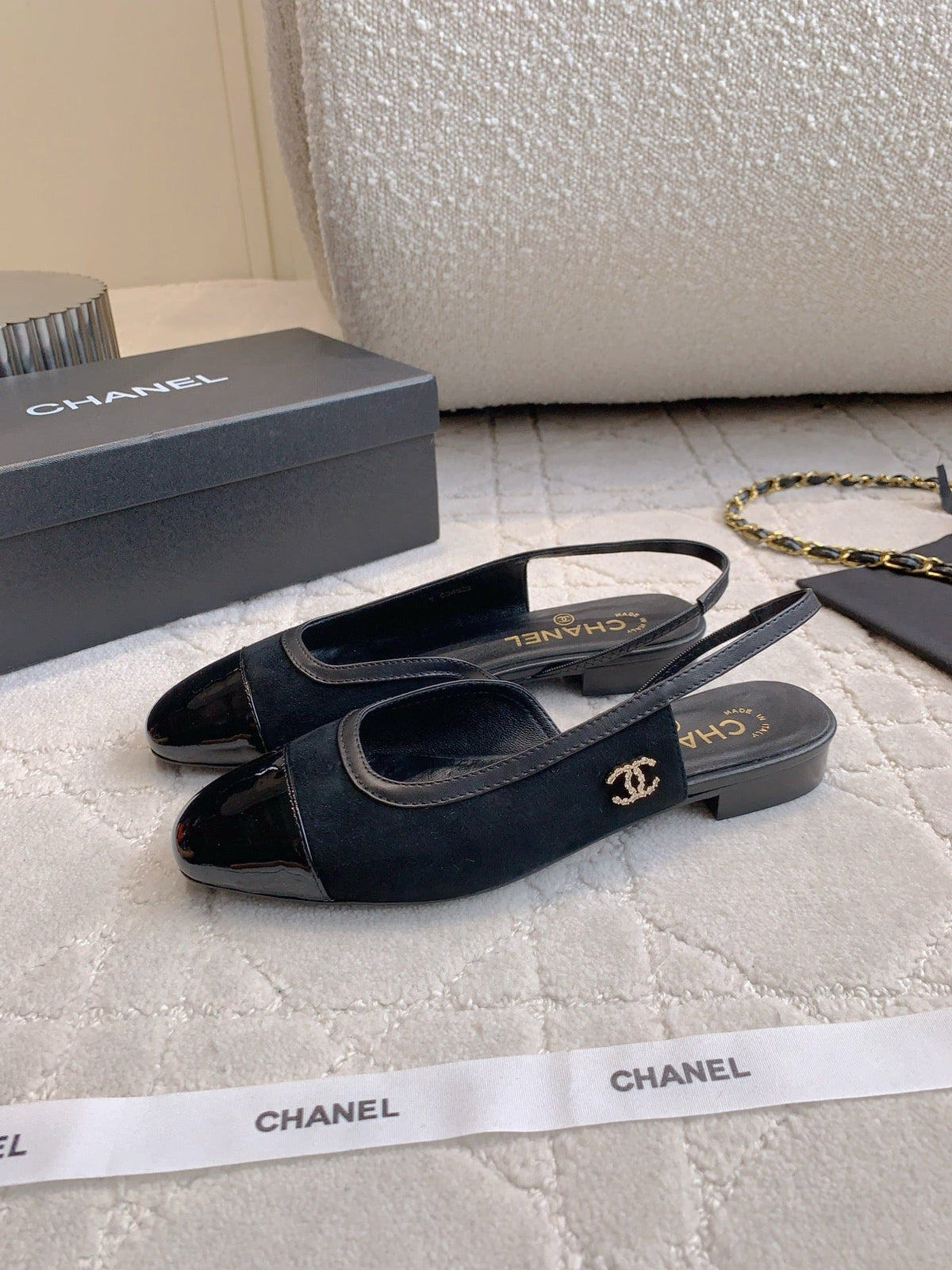 CHANEL 25S SLINGBACK IN BLACK CALFSKIN AND SUEDE GOLD HARDWARE