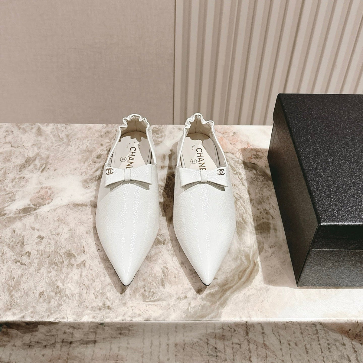 CHANEL FLATS 25S IN WHITE PATENT LEATHER
