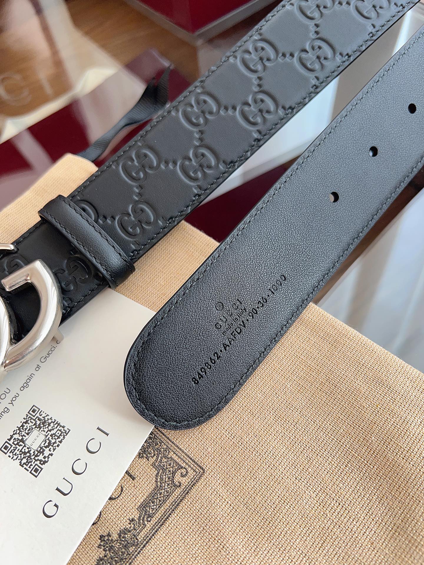 Gucci Belt Double G Sliver Buckle 40mm Black Embossed Leather