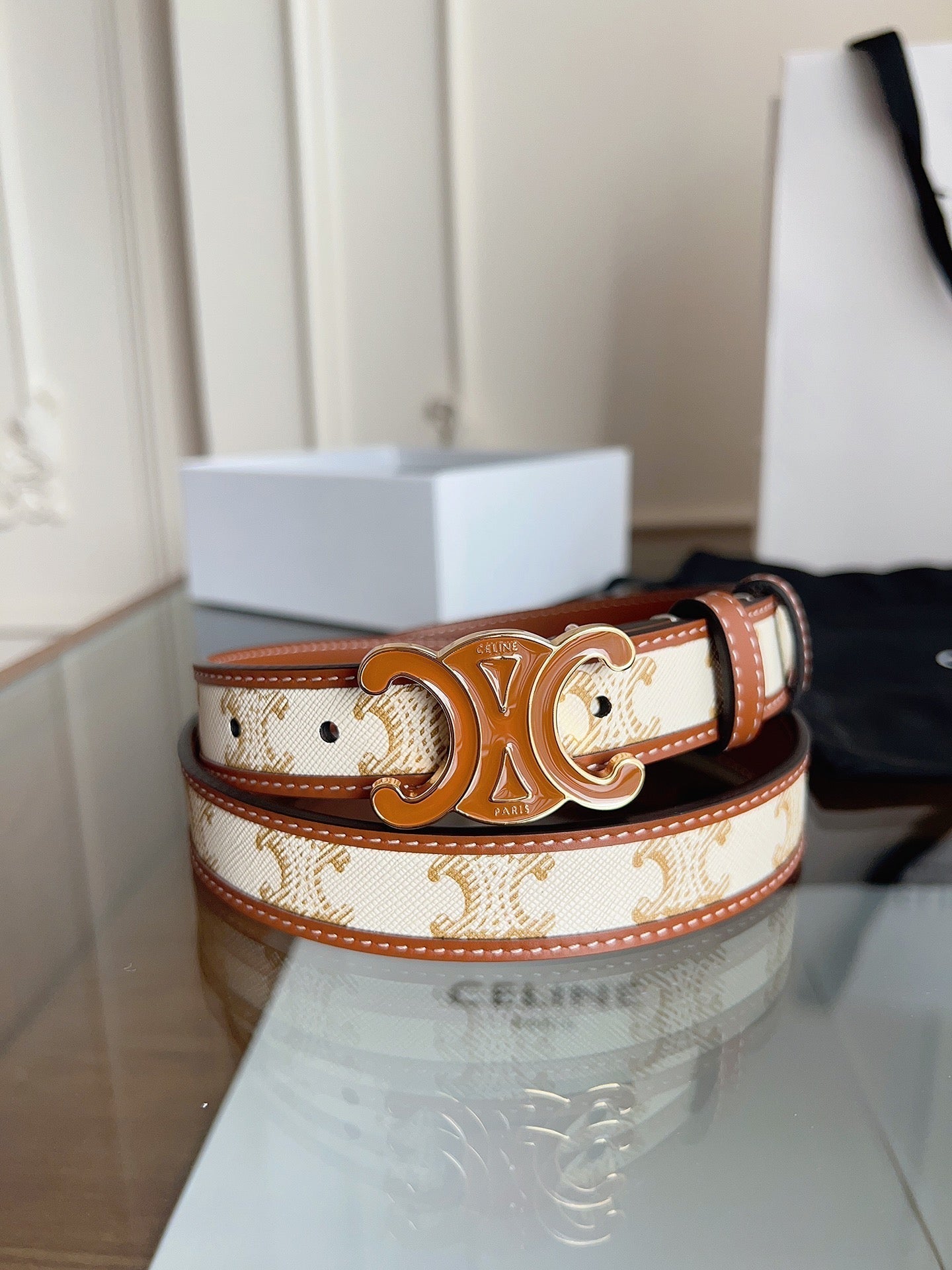CL Brown 25mm Triomphe Enamel Saddle White Brown Monogram Cowhide 615274