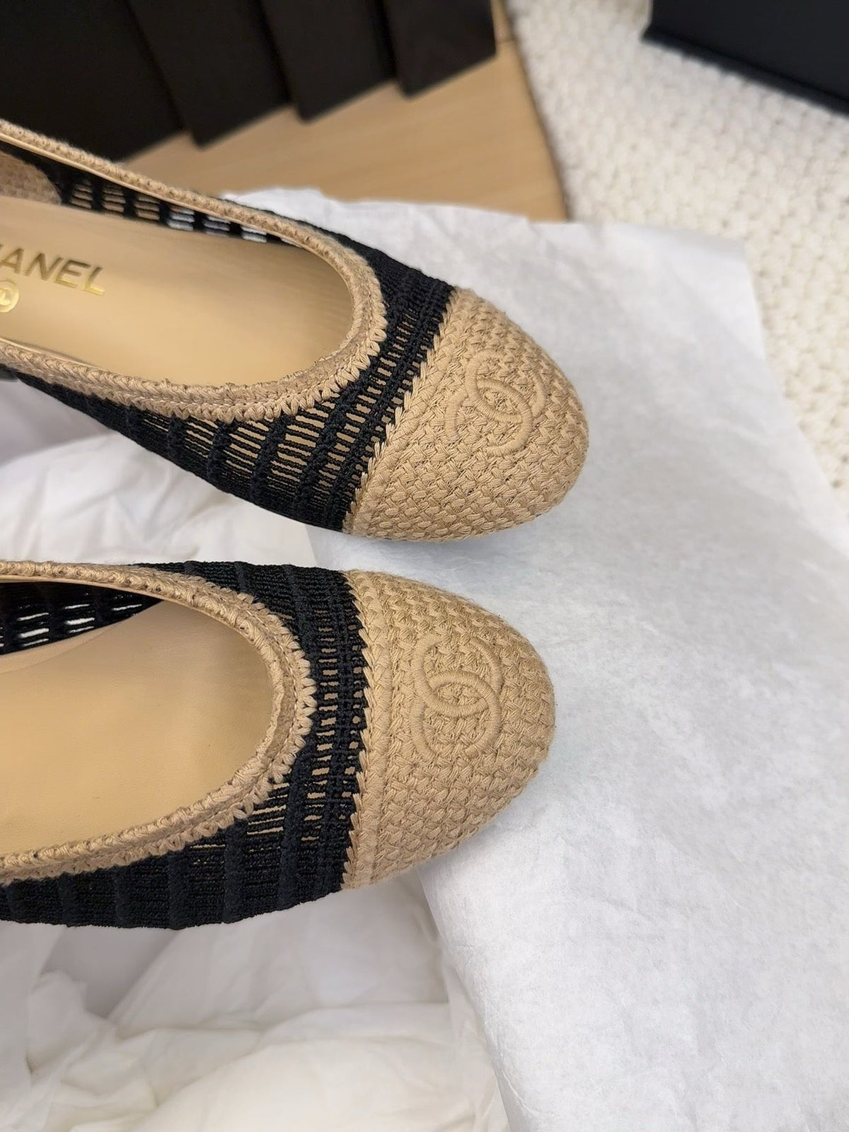 CHANEL 25 Ballet Flat Beige Black Raffia