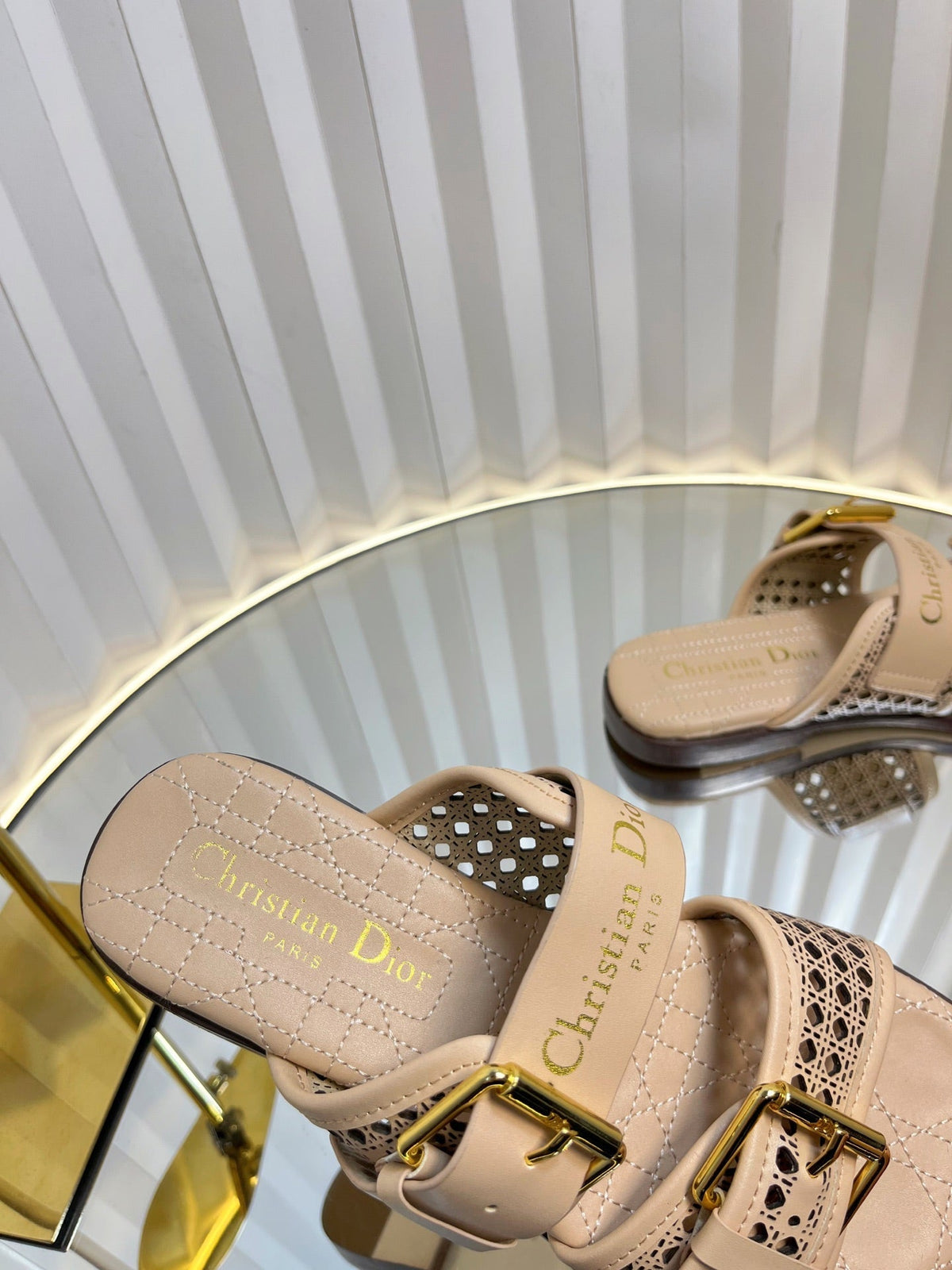 DIOR D-AVENUE SLIDES 25S IN BEIGE CALFSKIN MICRO CANNAGE MOTIF