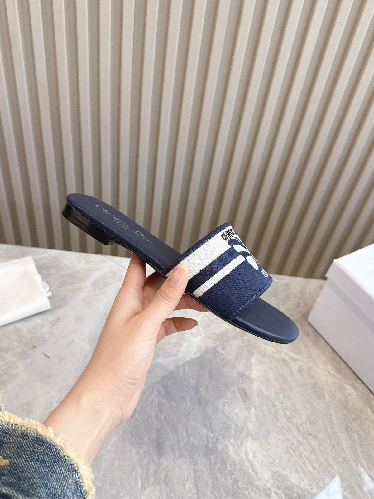 DIOR FLAT SLIDES 25S IN MIDNIGHT BLUE CALFSKIN AND FABRIC EMBROIDERED BUTTERFLY MOTIF