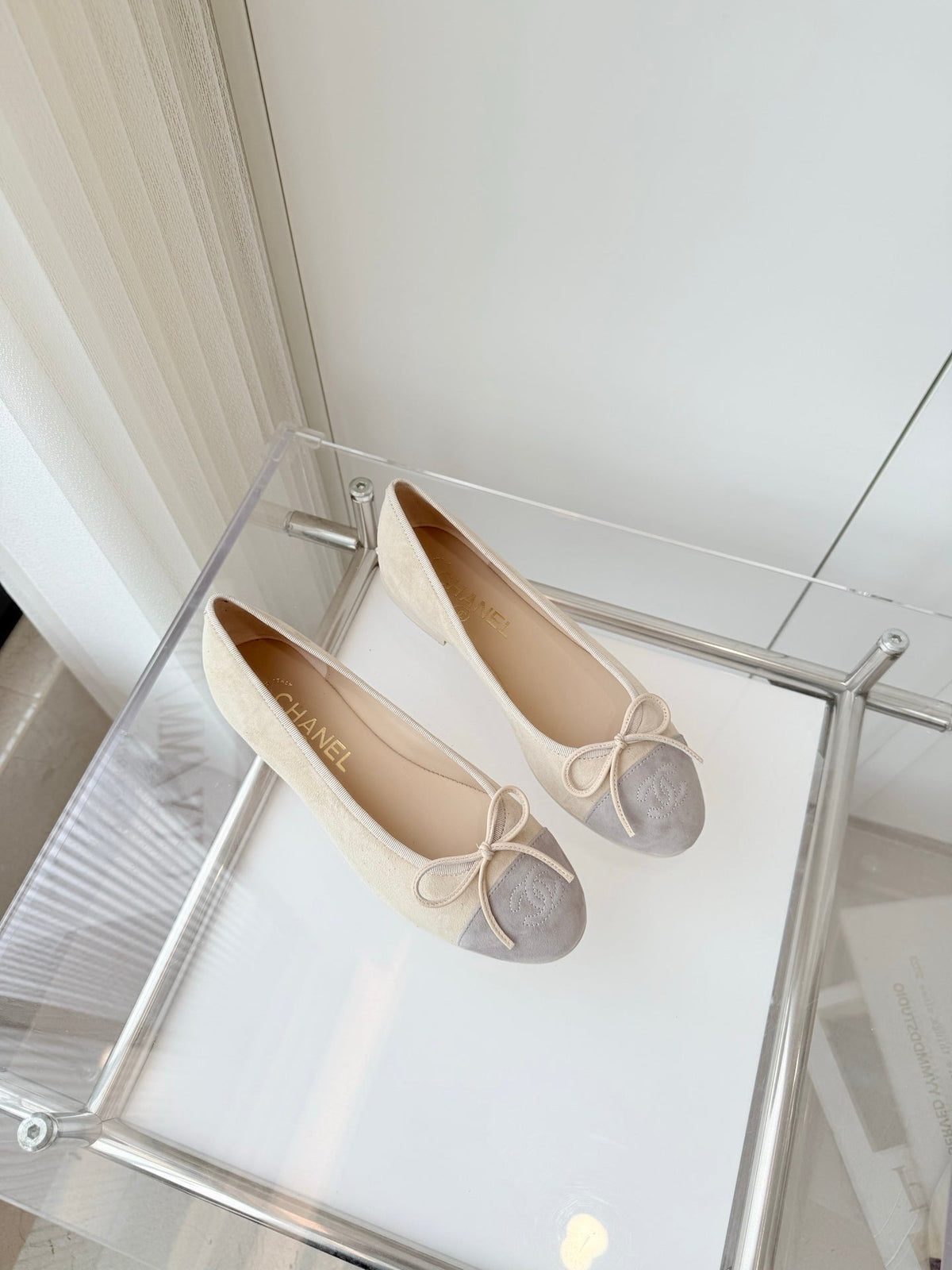 CHANEL BALLET FLAT IN DOVE GRAY MIX PALE YELLOW SUEDE